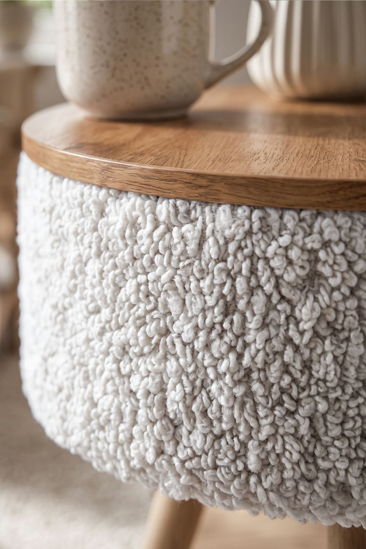 99-20-01 Teddy Side Table / Accent End Table with Natural Wooden Legs White